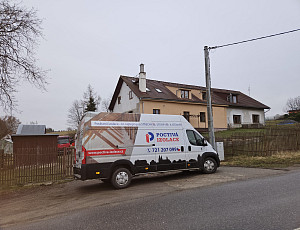 Zateplení stropu rodinného domu pomocí foukané izolace